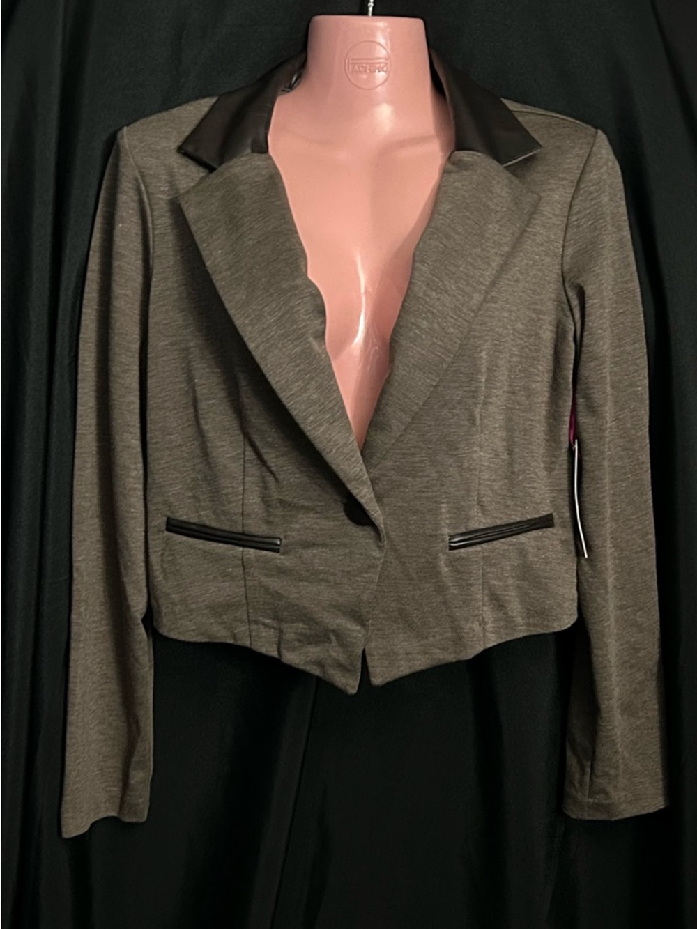 Flirtatious Tailored Taupe Women's Cropped Blazer with Black Trim LG NWT